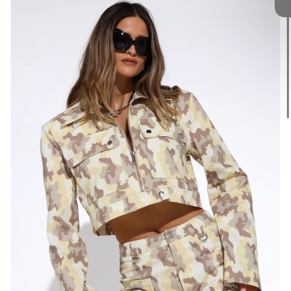 KELSI JACKET size large brand new with tags